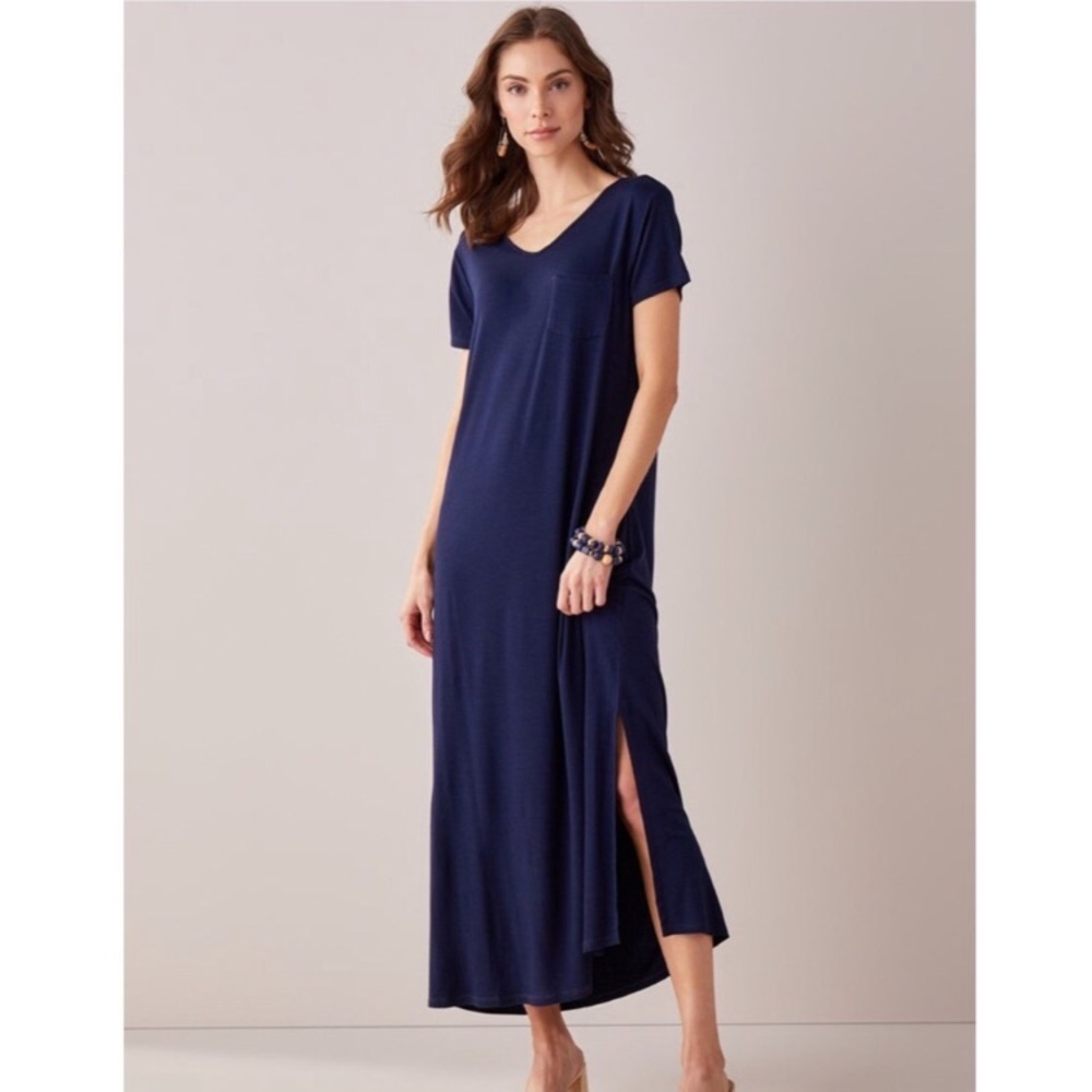 Charlie Paige T-shirt Navy Maxi Dress